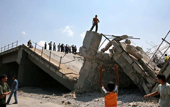 destroyed_bridge_001.gif
