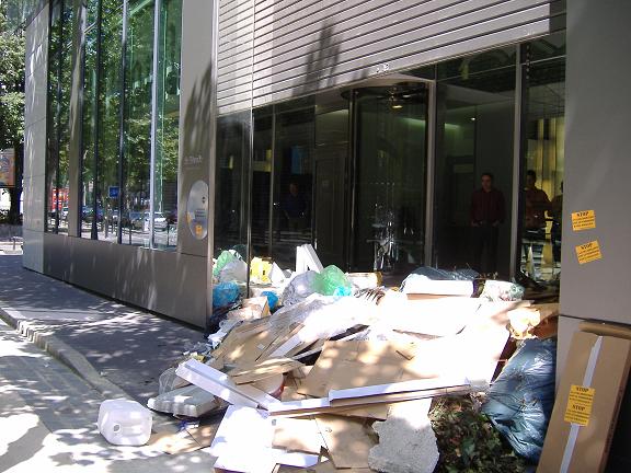 Le_monde_04082006.jpg