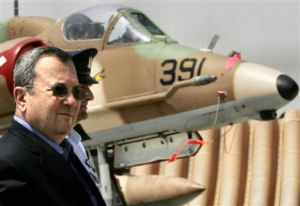 ehud_Barak_et_drone.jpg