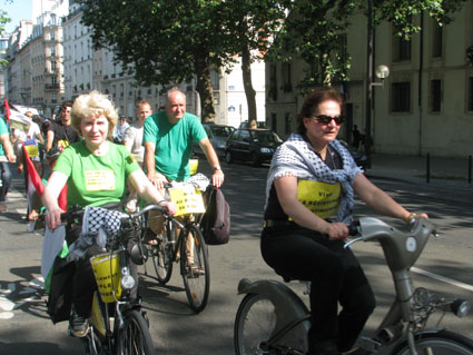 randonnee_velo_olivia_et_Hind.jpg