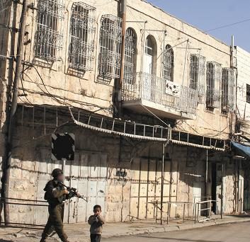 hebron_soldat_et_enfant-2.jpg