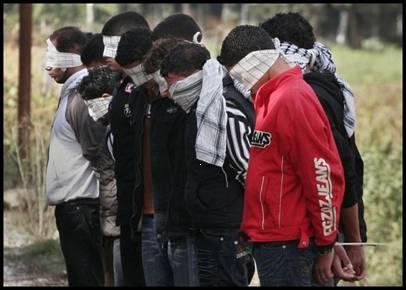 collegiens_yeux_bandes_regroupes_hebron.jpg
