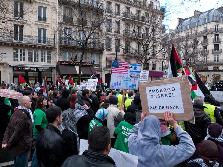 MANIF_28_Mars_boycott_TSHIRTS.jpg