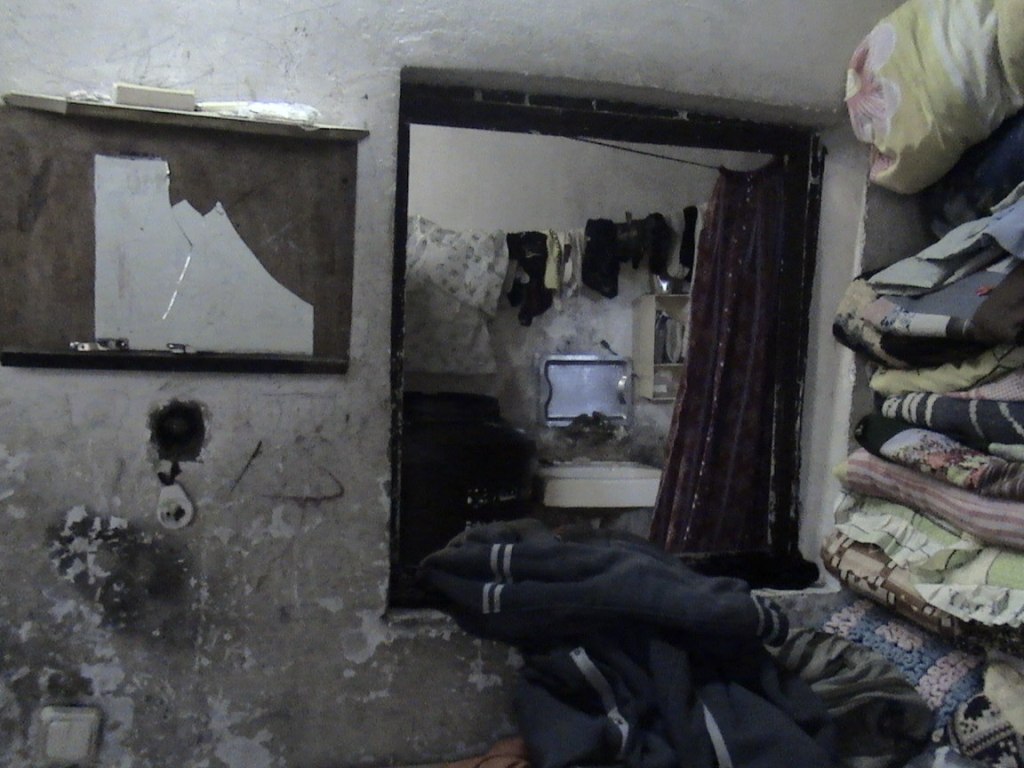 Ayman_interieur_delabre.jpg