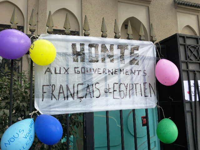 ambassade_banderole_honte-2.jpg
