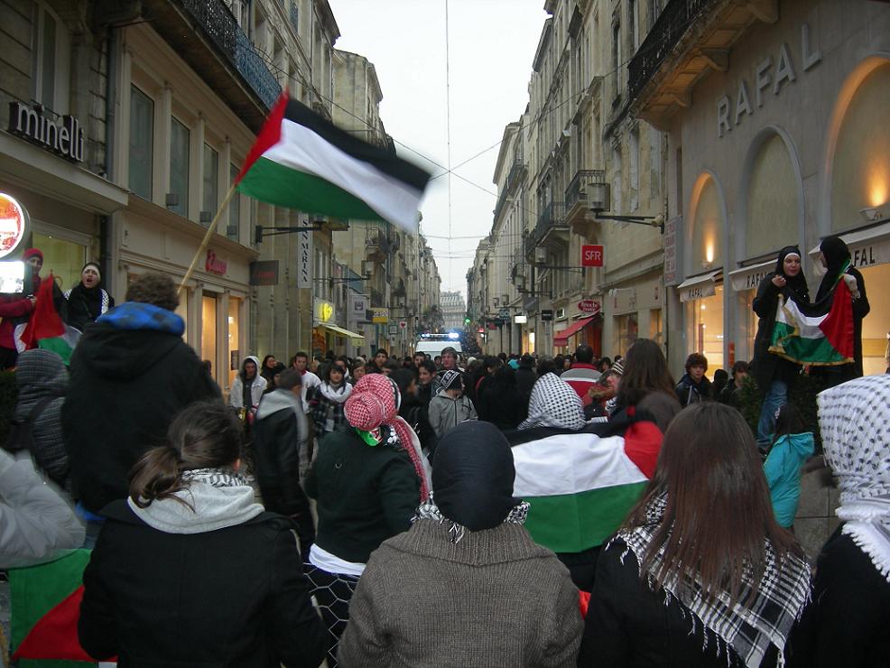 bordeaux_9_janvier_rue_pietonne_bloquee.jpg