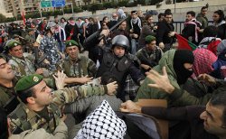 mur_egyptien_manif_a_beyrouth.jpg