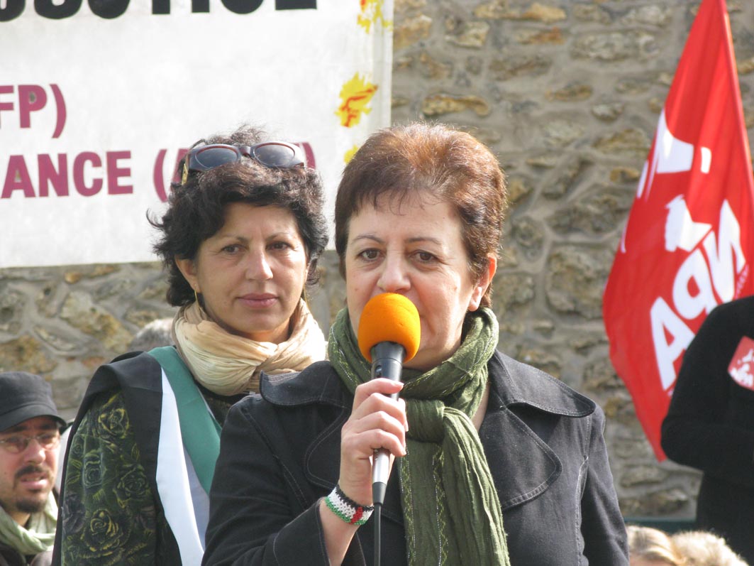 pontoise_devant_le_traibunal_3.jpg