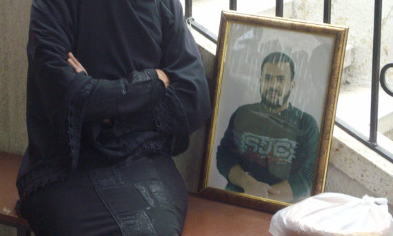 prisonniers_palestiniens_mere_qui_attend-2.jpg