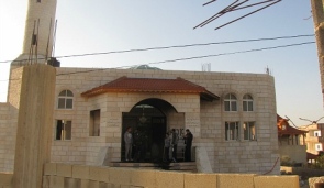 mosque_e_colons_west_bank.jpg