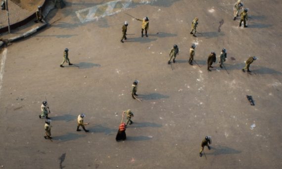 caire_repression_dec_2011_bis.jpg