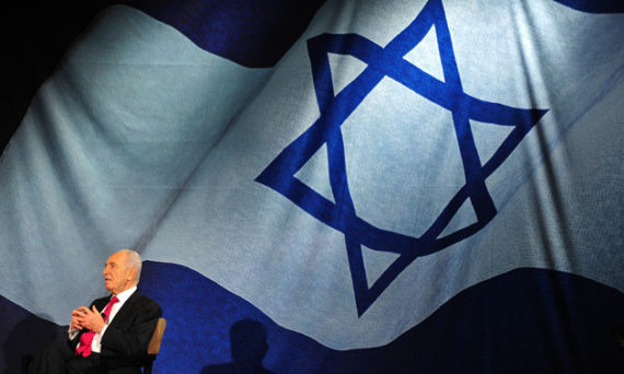peres_devant_drapeau_israe_lien_ge_ant.jpg