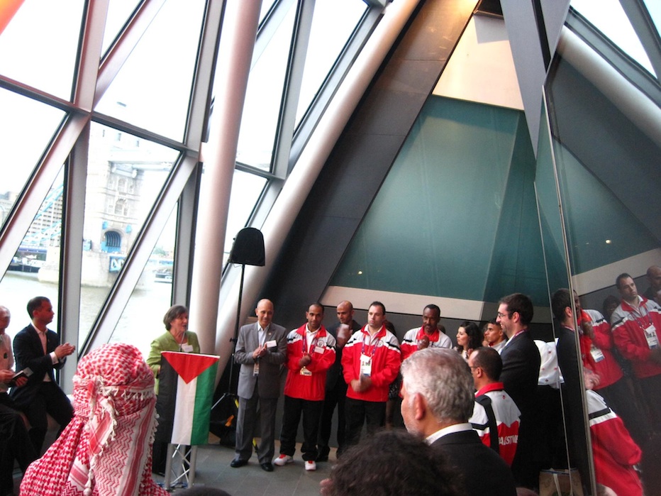 JO_Palestiniens_arrive_e_Londres.jpg