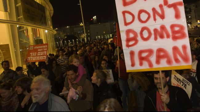 manif_tel_aviv_dont_bomb_iran.jpg