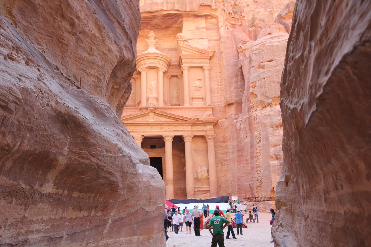 Petra_les_touristes_avec_nous.jpg