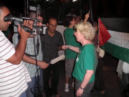 jordanie_interview_devant_l_hotel_le_26_au_soir.jpg
