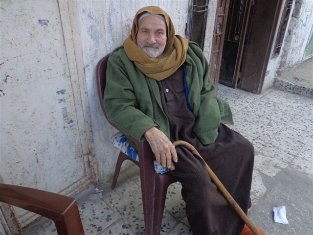 khan_younes_vieil_home.jpg
