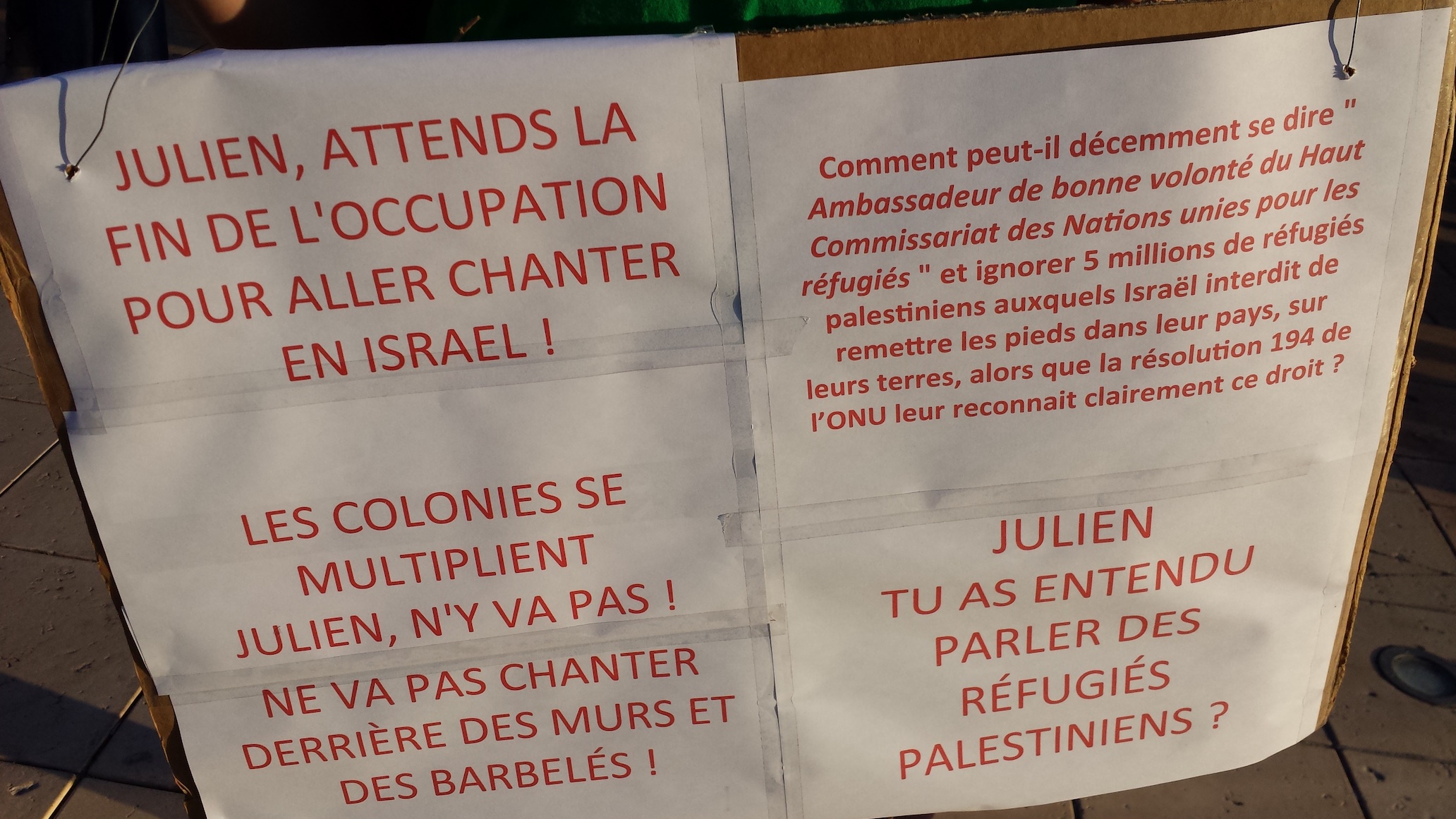 julien_clerc_aix_pancartes.jpg