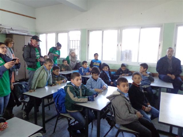 militants_dans_classe_e_cole_primaire-2.jpg