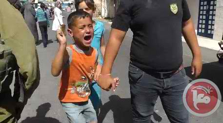 enfant_5_ans_hebron_en_train_de_pleurer-2.jpg