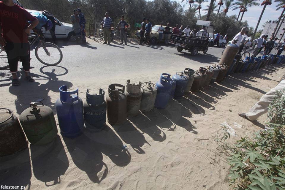Gaza_queue_gaz_3.jpg
