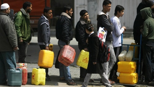 gaza_queue_essence.jpg