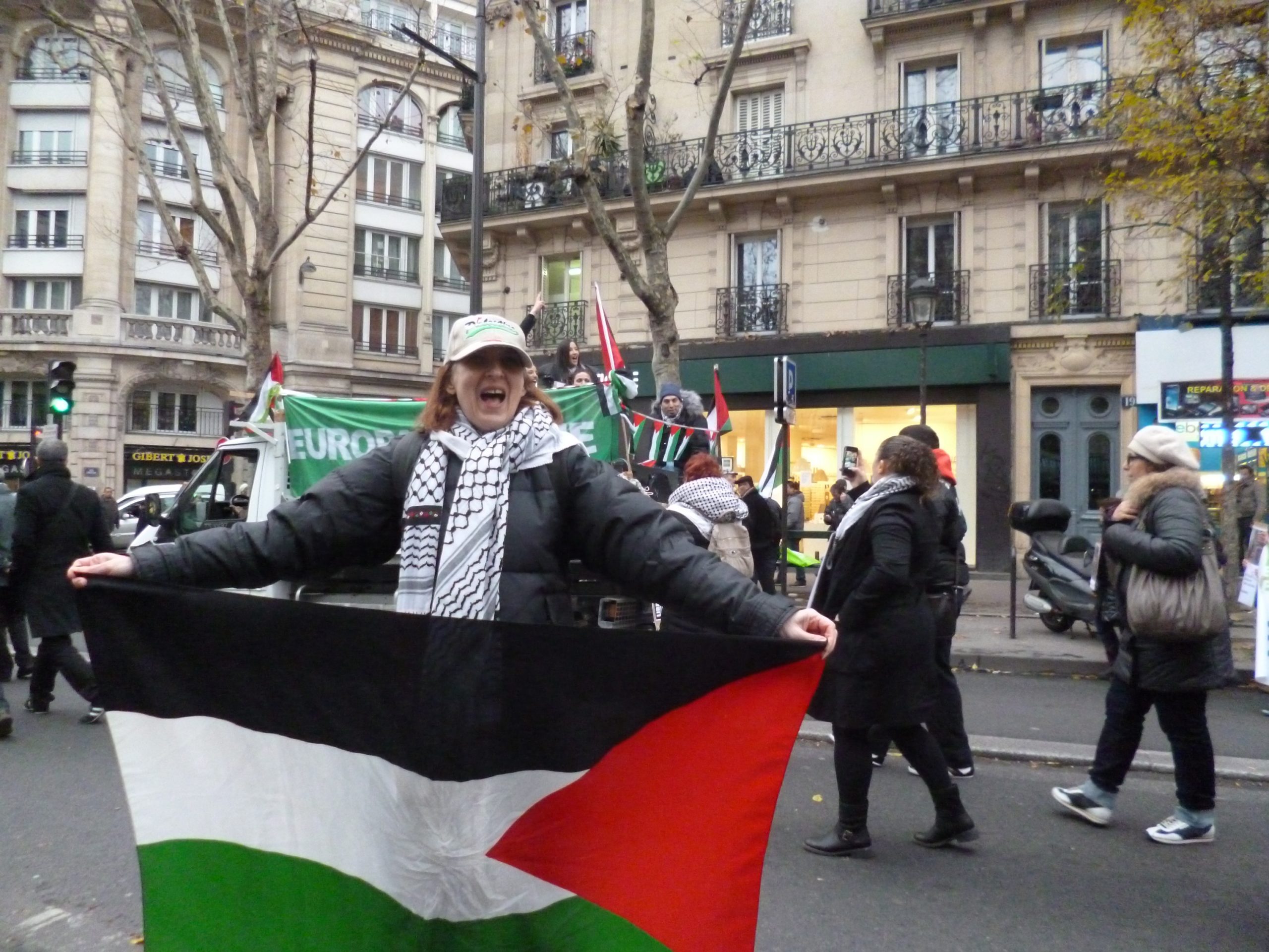 dom_et_son_drapeau.jpg