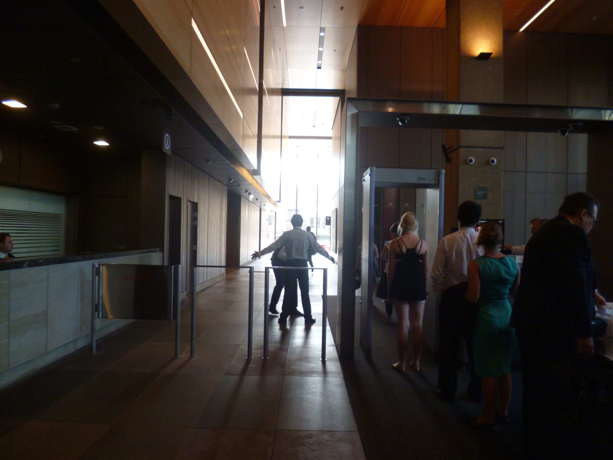 palais_de_justice_sydney_fouille.jpg