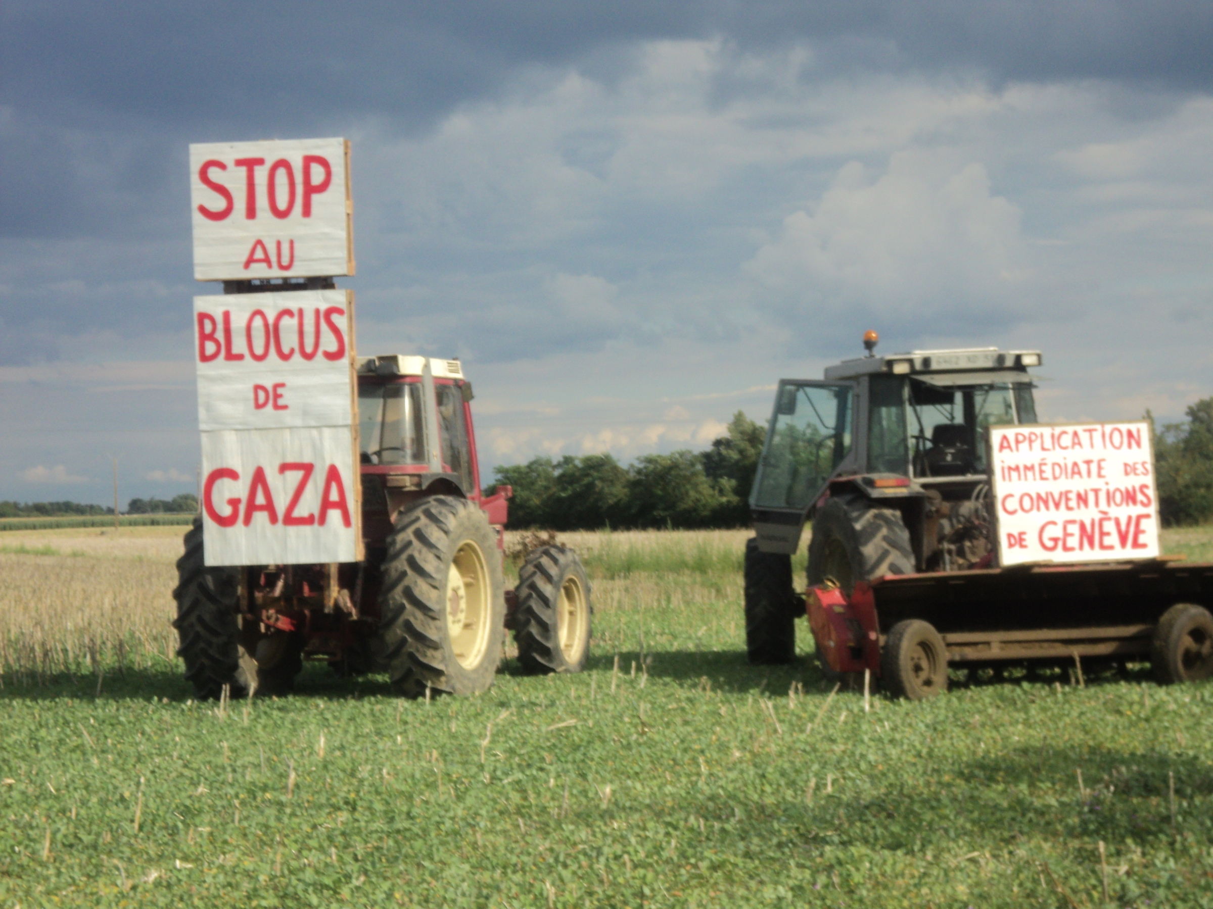 agriculteurs_manifestant_aussi.jpg