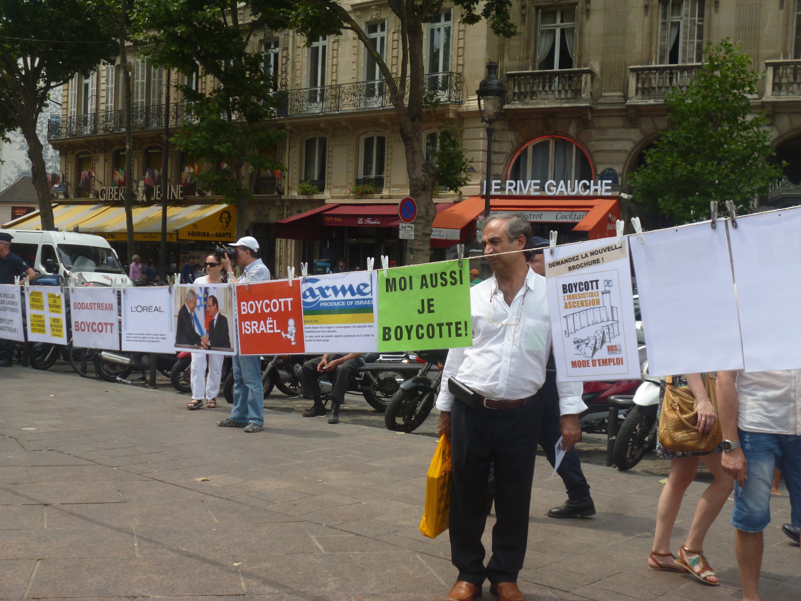 affiches_boycott_regarde_es_st_mich.jpg
