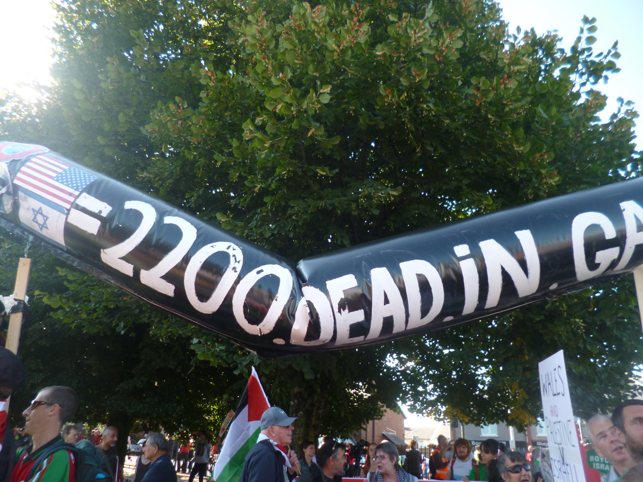 2200_dead_in_gaza.jpg