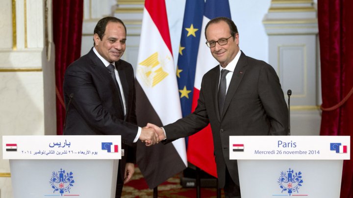 26112014-hollande-sisi-pari.jpg