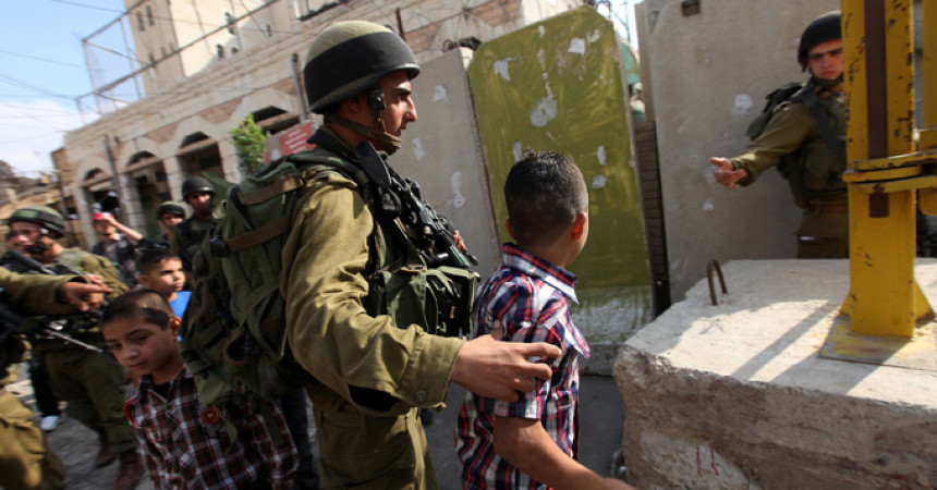 arrestation_enfant_soldats_et_enfants_autour.jpg