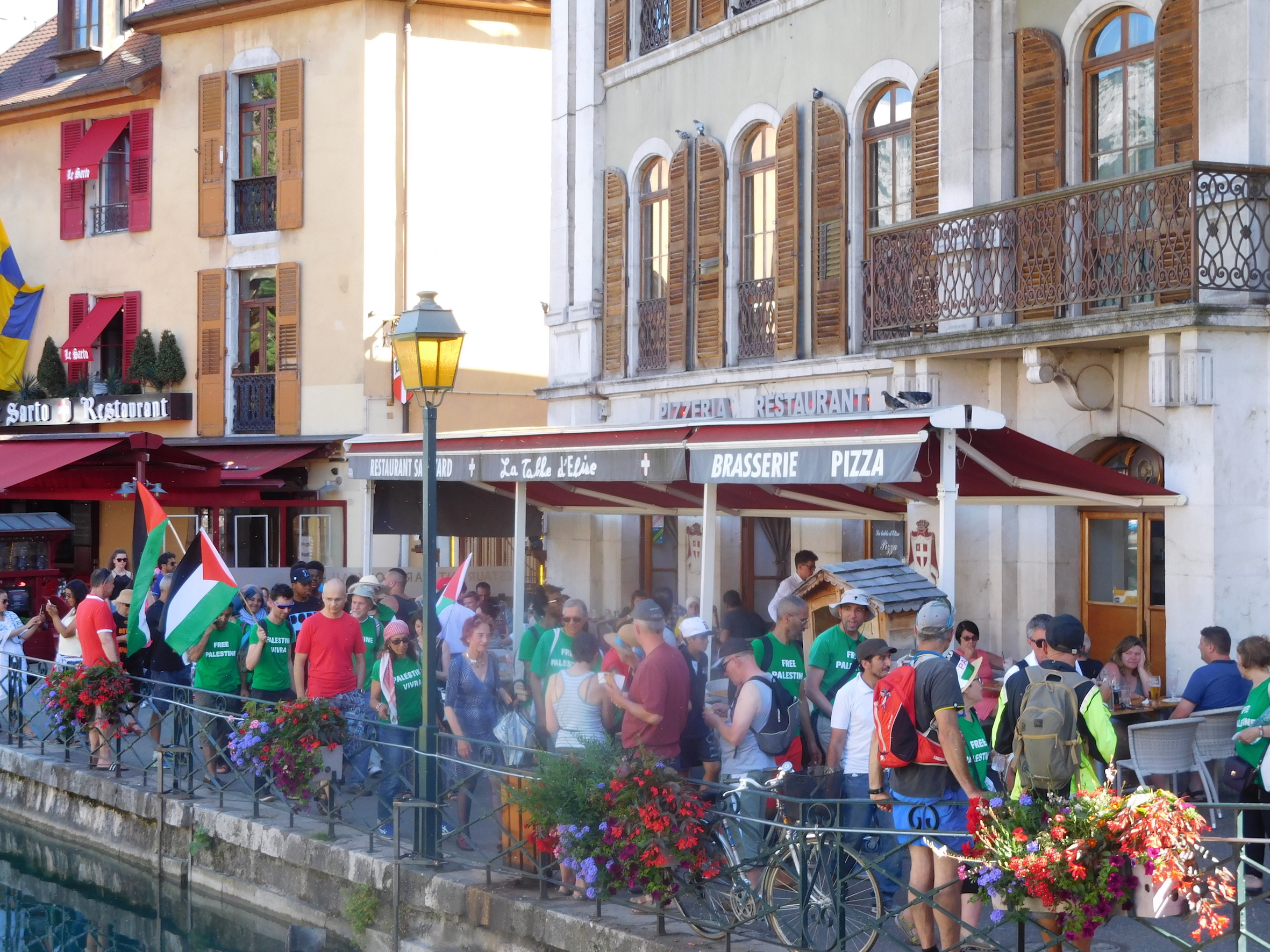 ancy_defile_canal.jpg