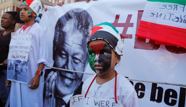 afrique_du_sud_enfant_joues_couleurs_palestine-2.jpg