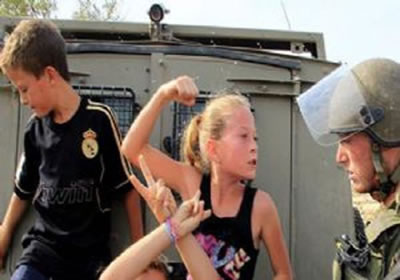 ahed_tamimi_re_sistant_aux_soldats.jpg