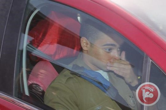 azria_voiture_rouge.jpg