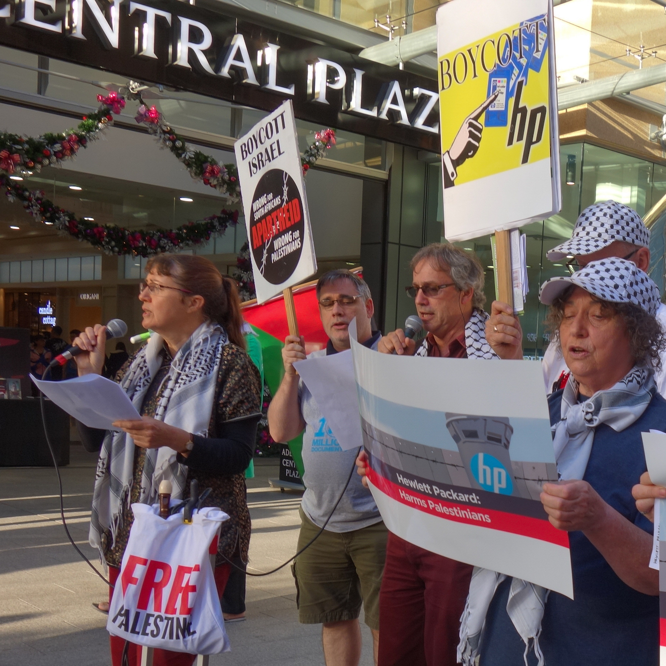 adelaide_micro_hp_dans_la_rue.jpg