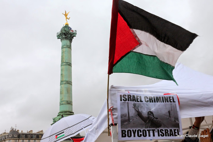 bastille_drapeau_israel_criminel_parapluie-2.jpg