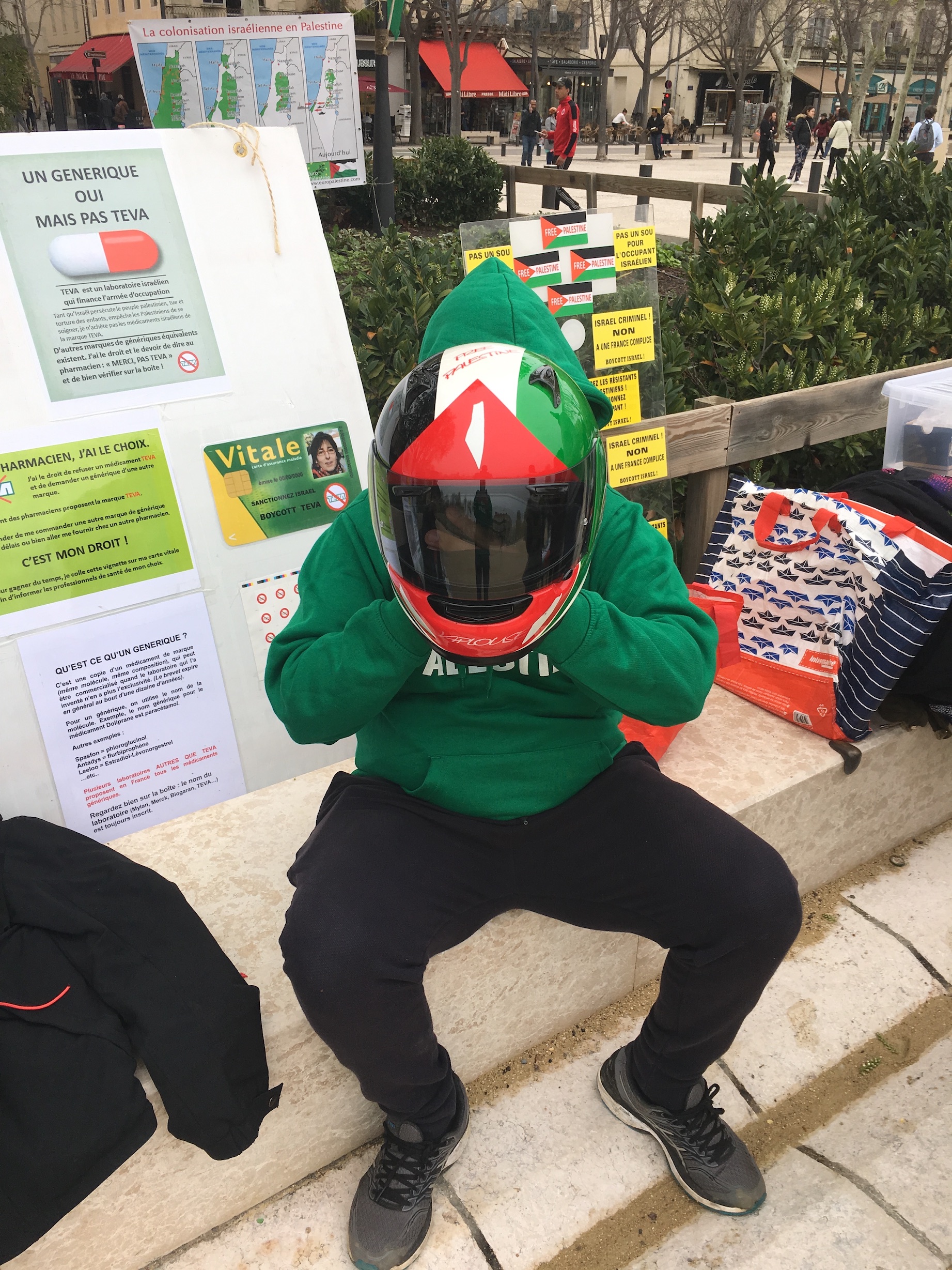 alain_avec_son_casque_moto.jpg