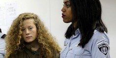 ahed_tamimi_avec_policie_re_tout_petit.jpg