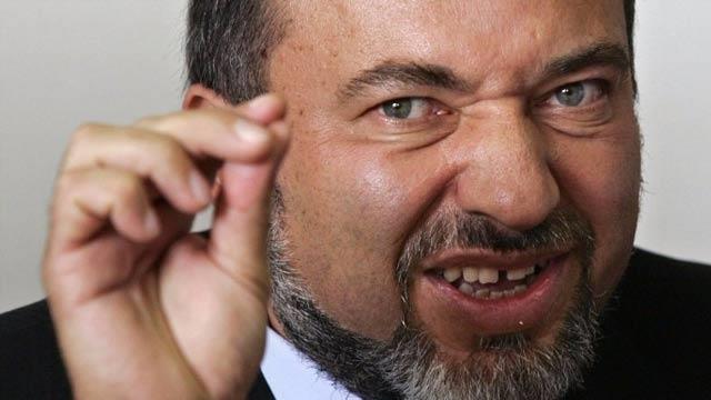 avigdor_lieberman_grimacant.jpg
