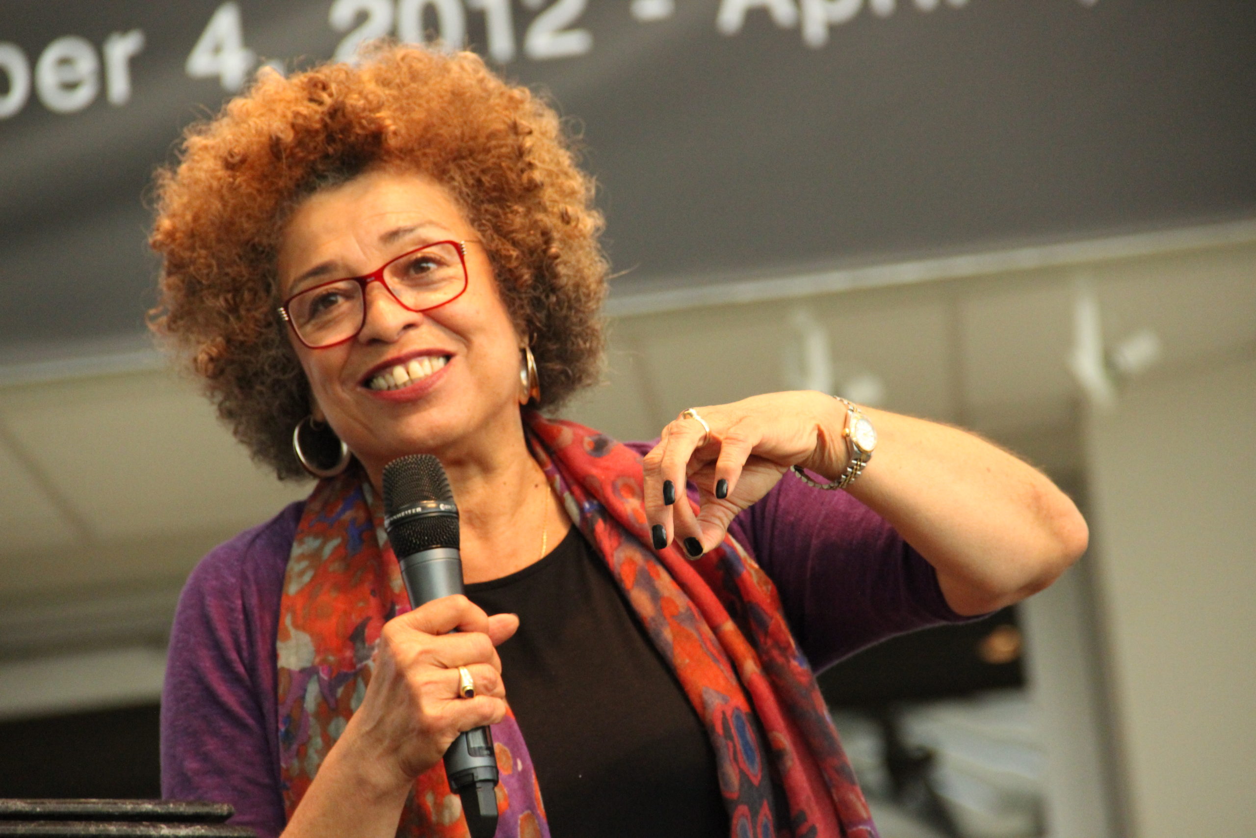 angela_davis_grand_format_bonne.jpg
