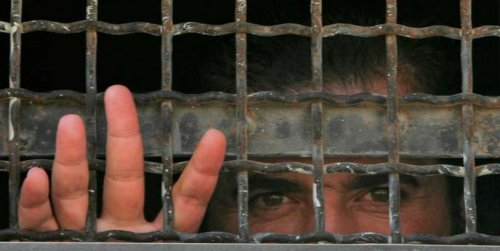 doigts_prison-6c547.jpg