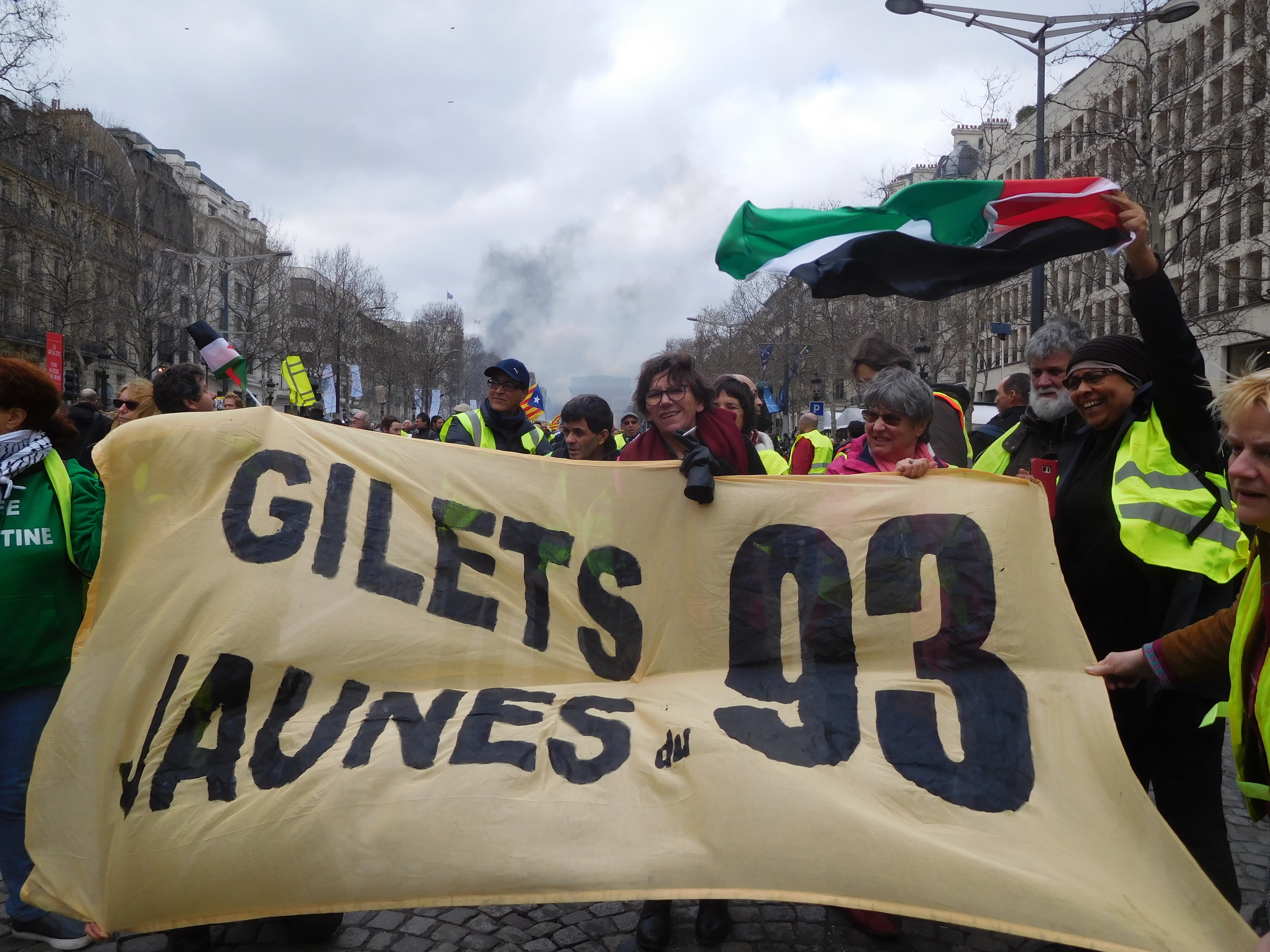 lila_avec_drapeau_pales.jpg