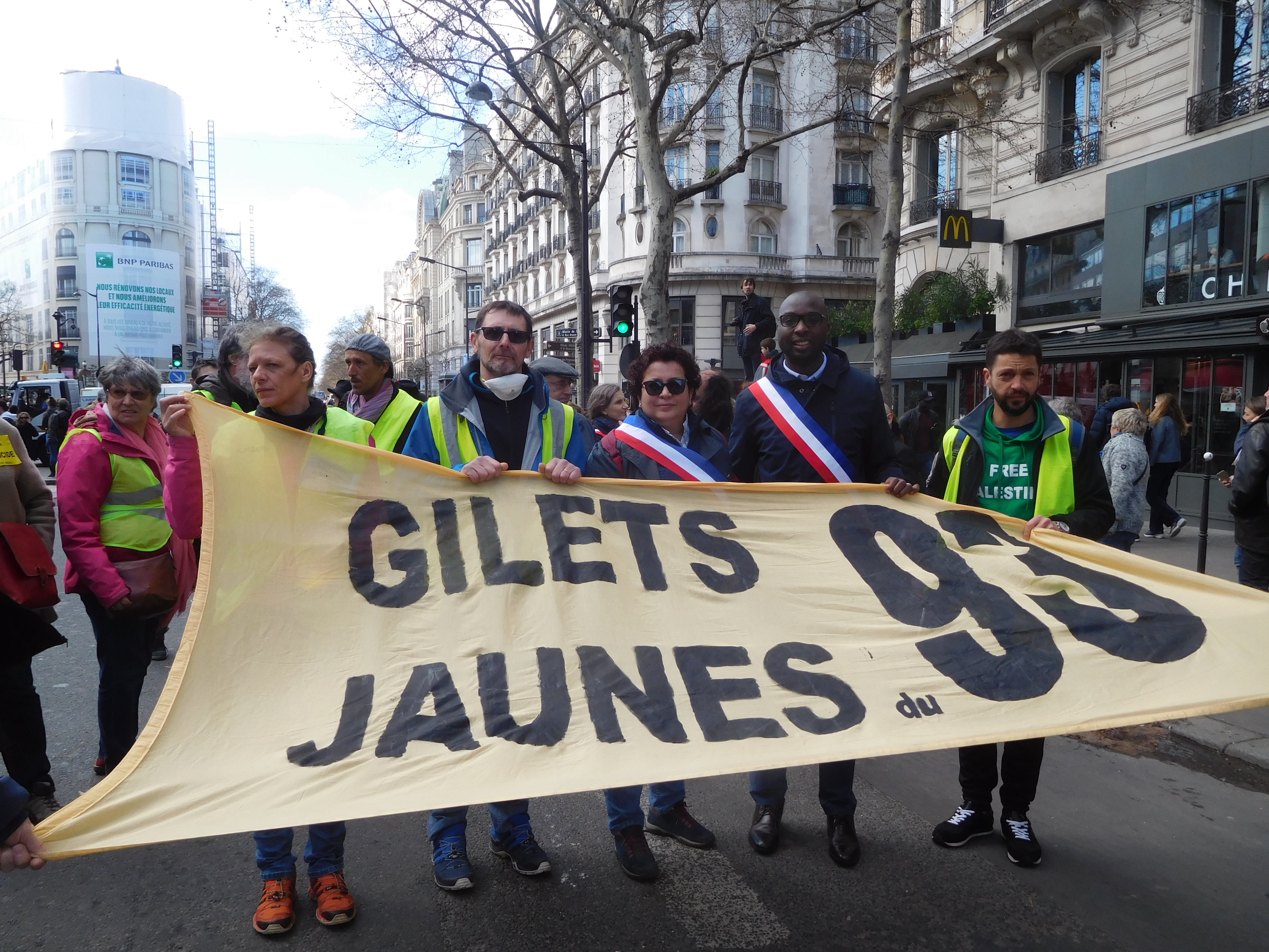 maire_ile_st_denis_manif_gj.jpg