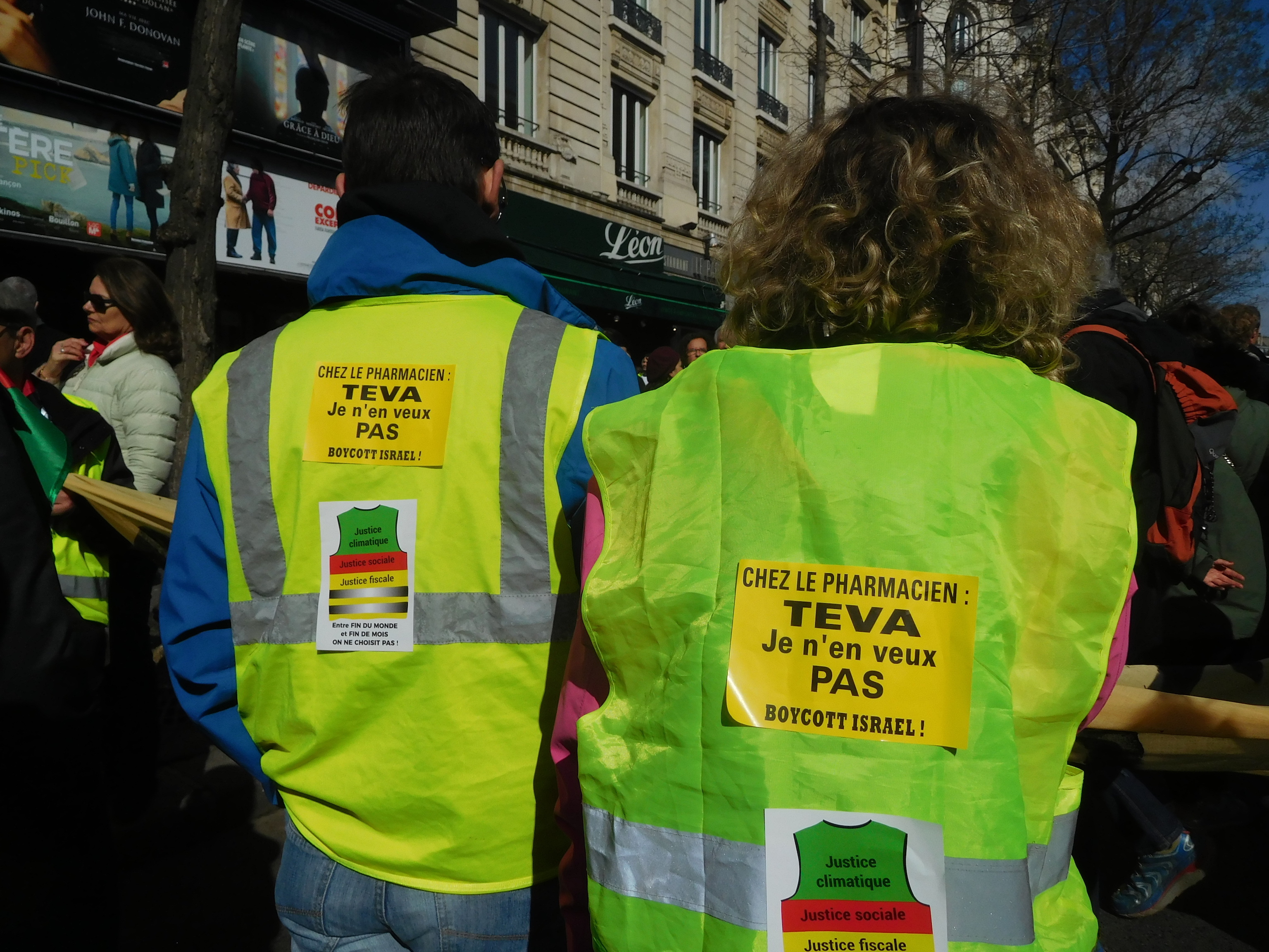 teva_justice_sociale_autocollants_16_mars.jpg