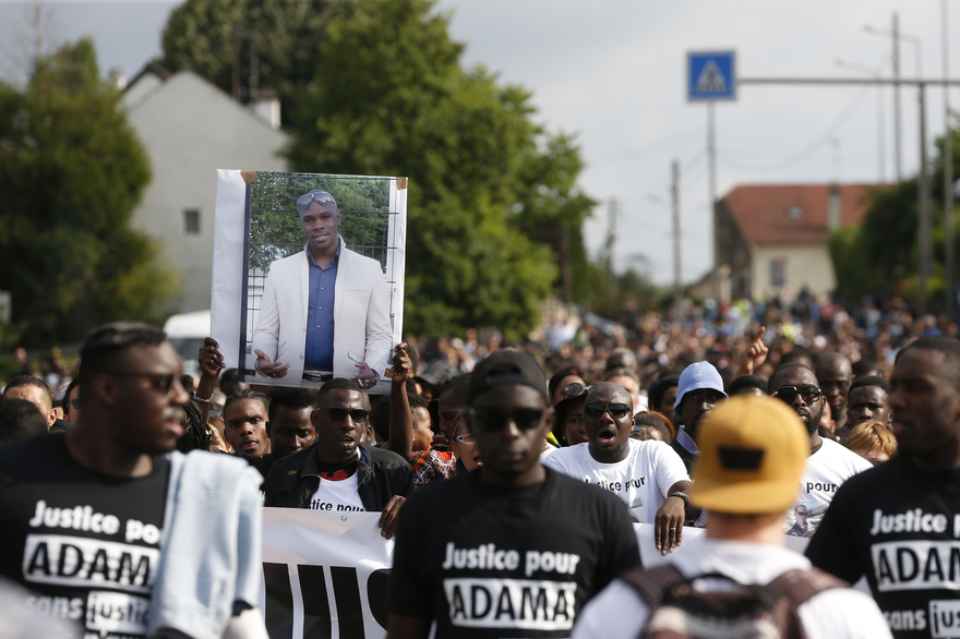 adama_traore_manif.jpg