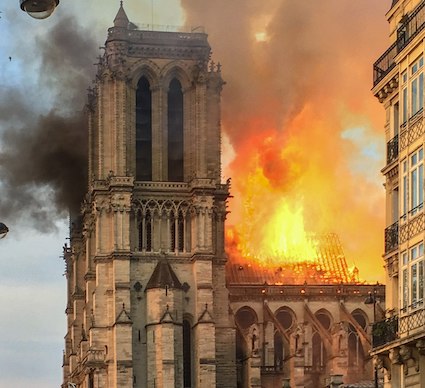 notre_dame_brule.jpg