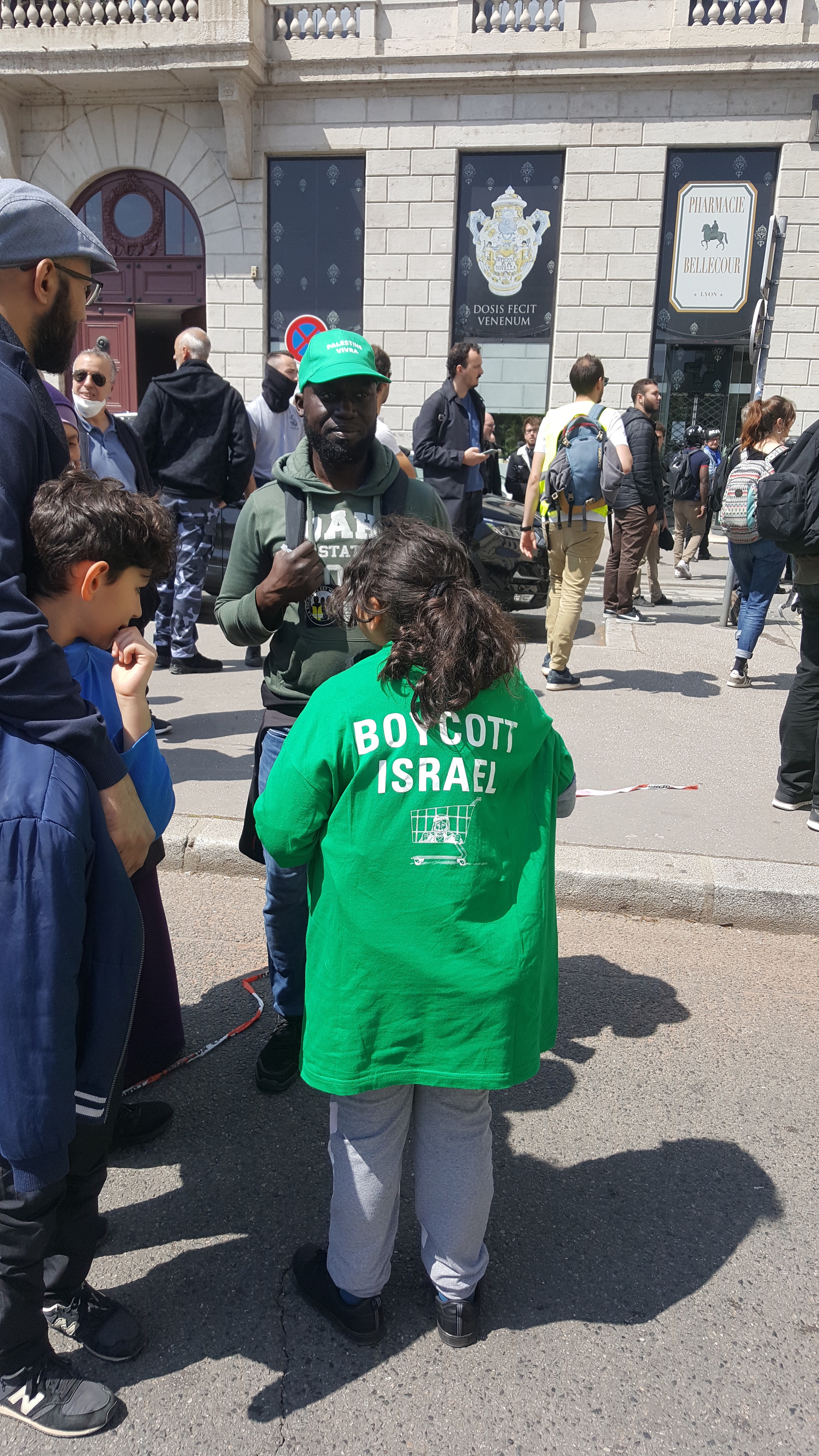 1er_mai_boycott_lyon.jpg